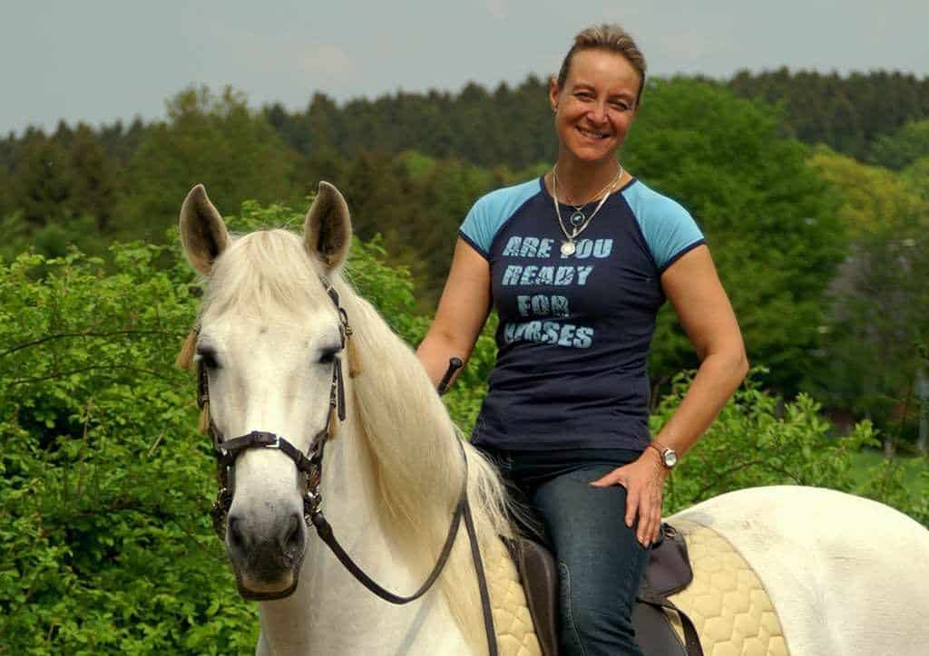 Monika Lehmenkühler mit Galeno gebissloser LG-Zaum