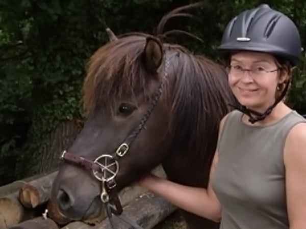 Sandra Schwarz, Isländer